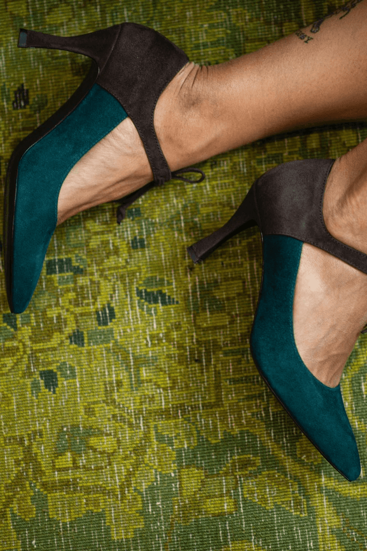 LUCREZIA | ANKLE TIE COURT SHOES