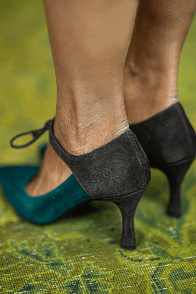 LUCREZIA | ANKLE TIE COURT SHOES
