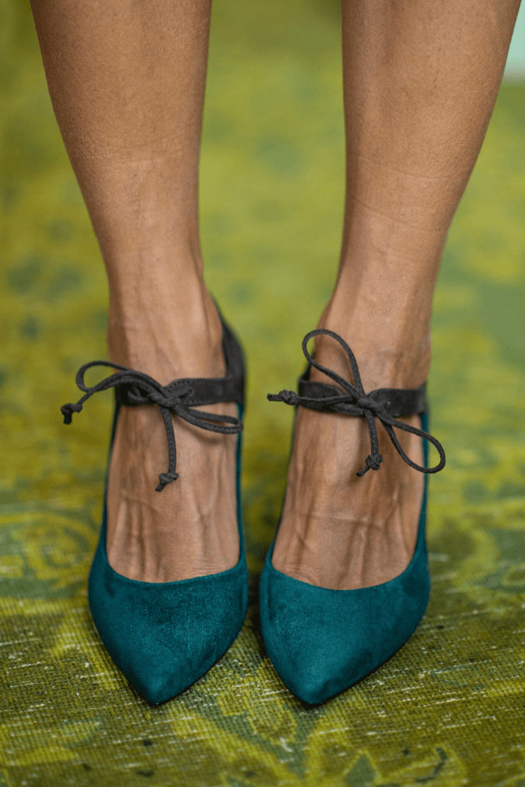 LUCREZIA | ANKLE TIE COURT SHOES