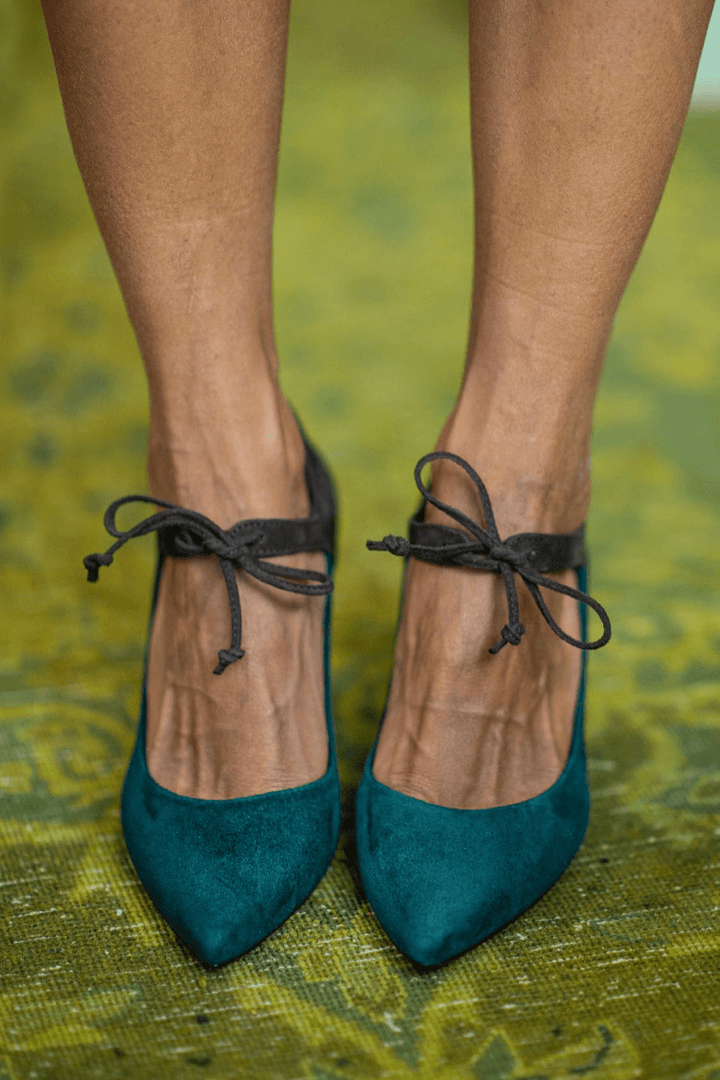 LUCREZIA | ANKLE TIE COURT SHOES