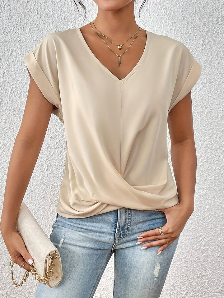 Doreen | V-neck shirt with a flattering fit