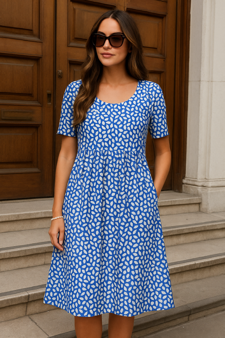 Carolina | Chic dress with playful print