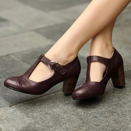 RACHELE | Elegant T-bar court shoes with low heel for a refined look