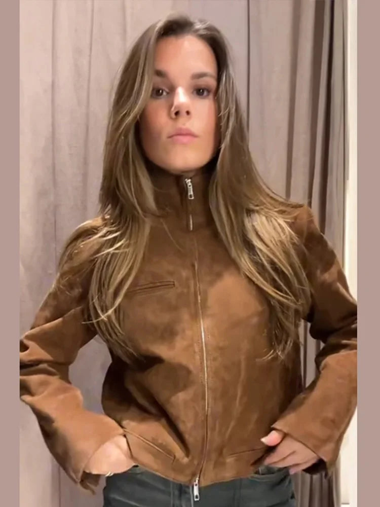 Genevieve | Slim fit cropped jacket with zip fastening and stand-up collar