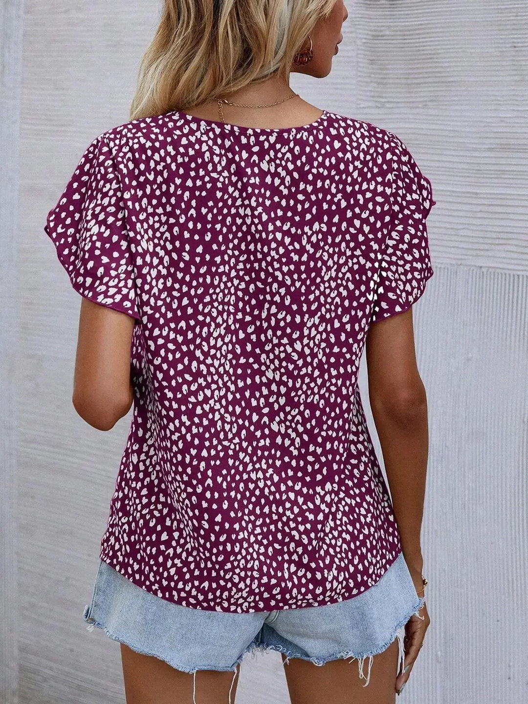 Cassidy | Chic blouse with abstract print