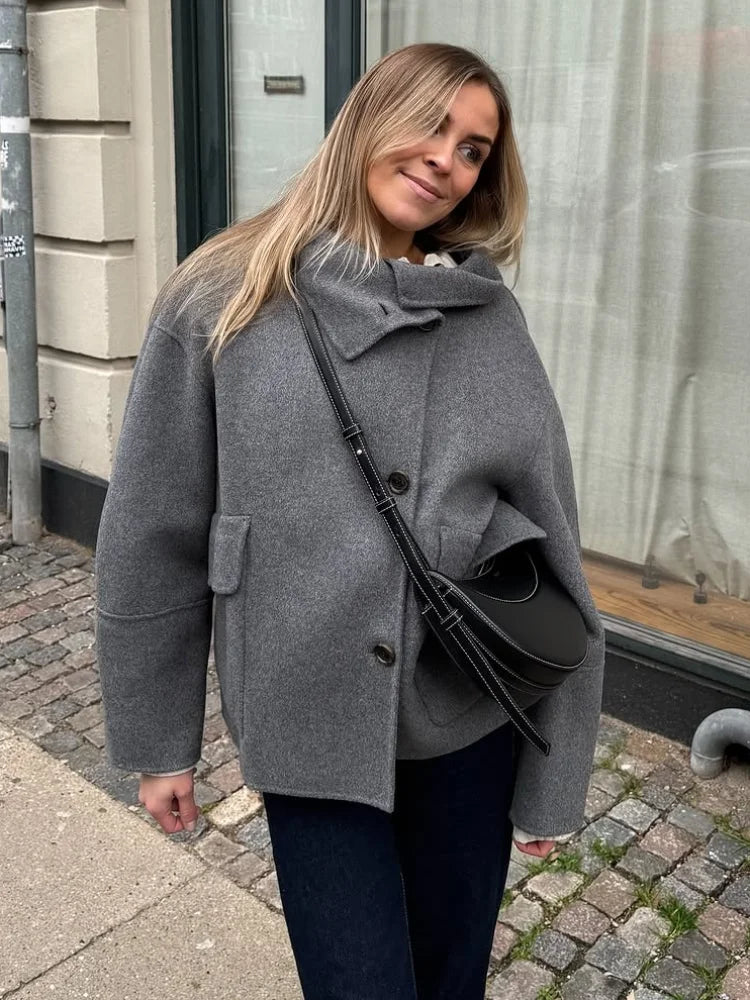 Beatrice | Elegant coat with a stand-up collar, button closure, and pockets