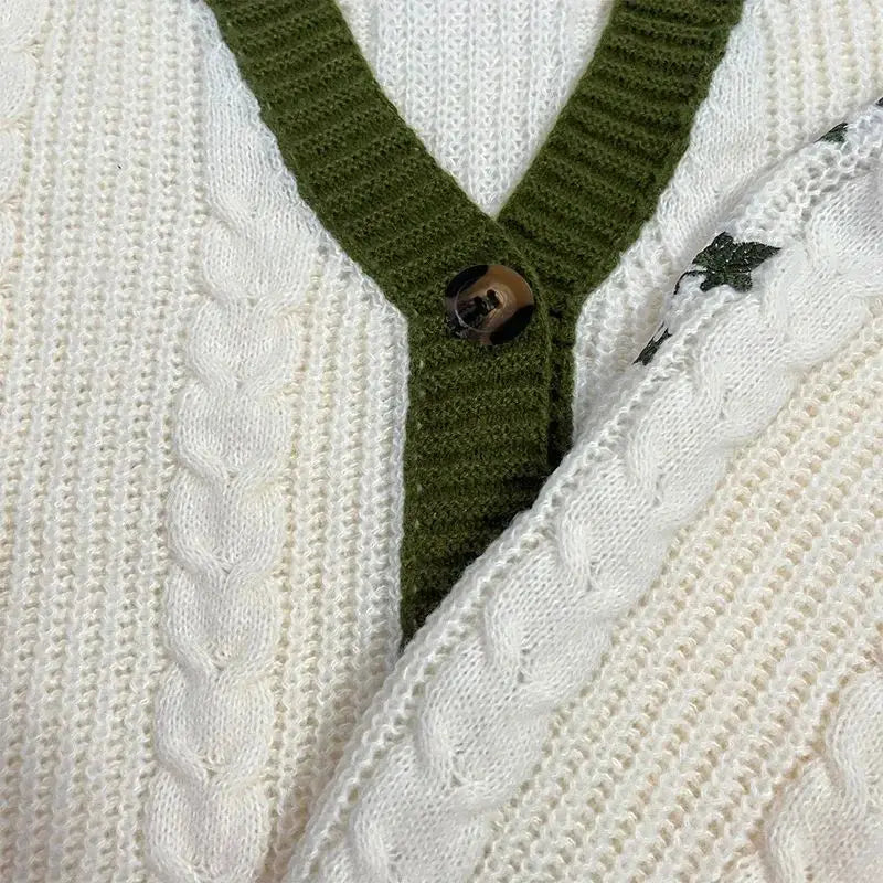 Giselle | Warm and Elegant Cable Knit Cardigan