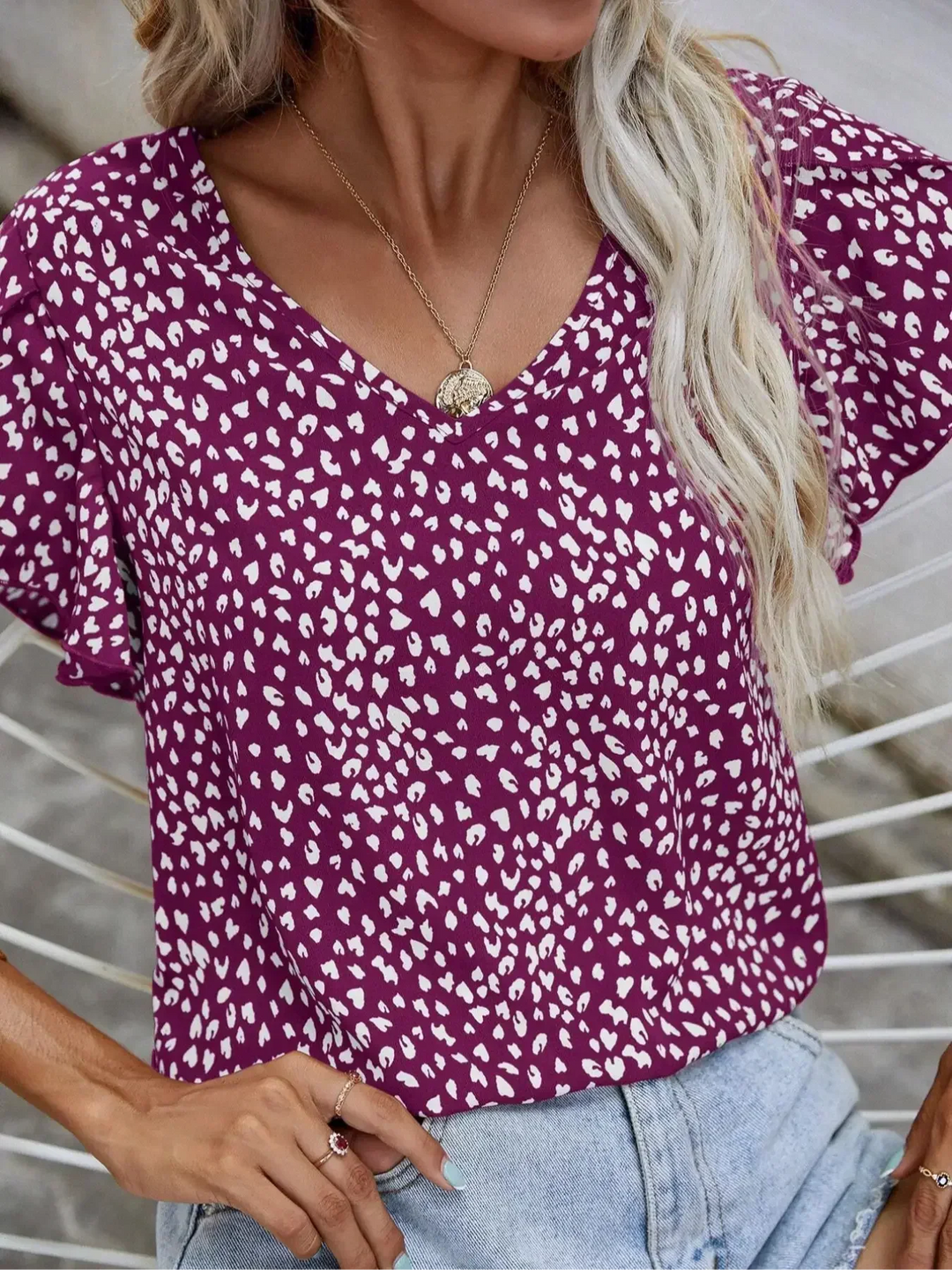 Cassidy | Chic blouse with abstract print