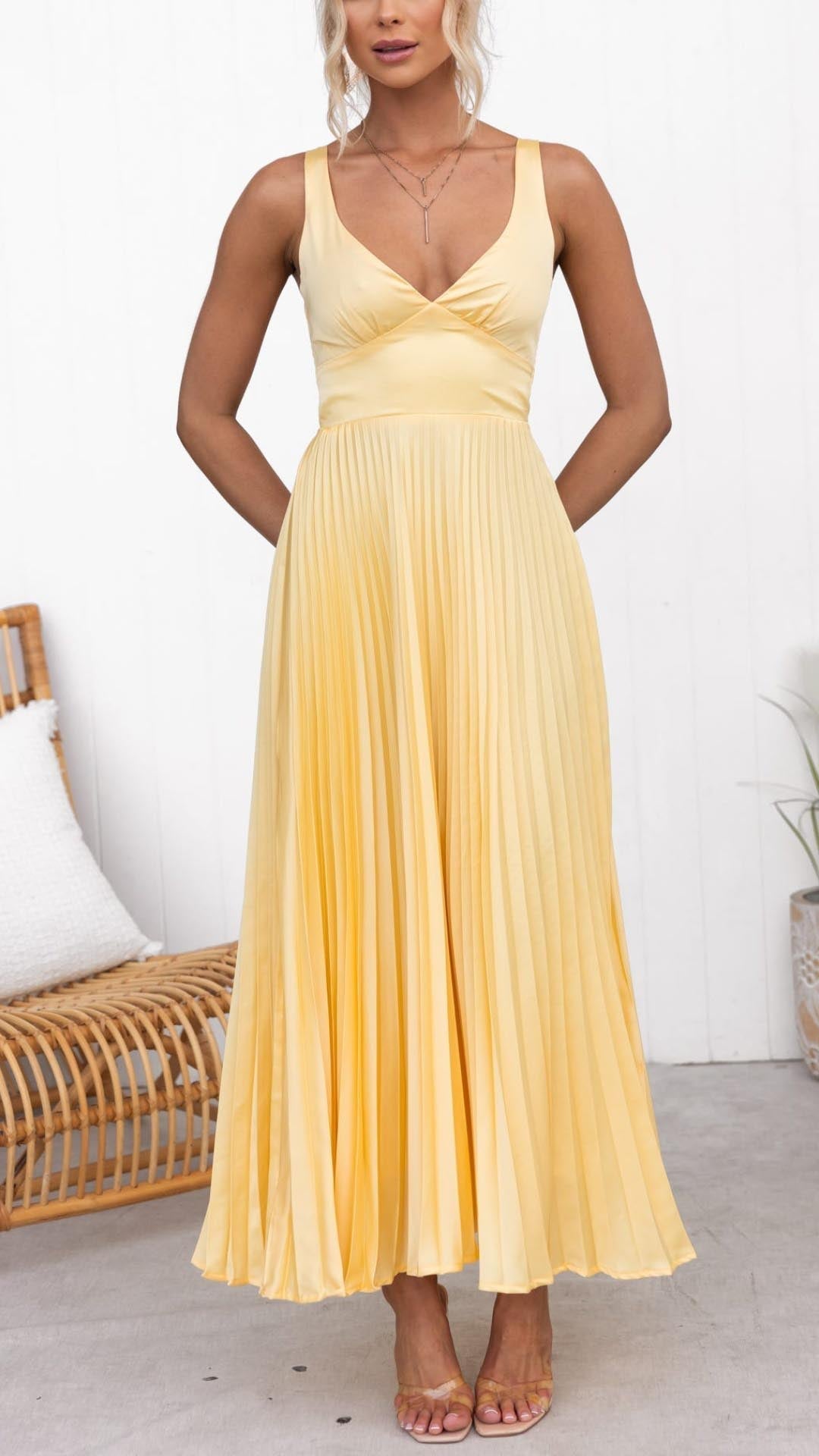 Aby | Elegant pleated maxi dress