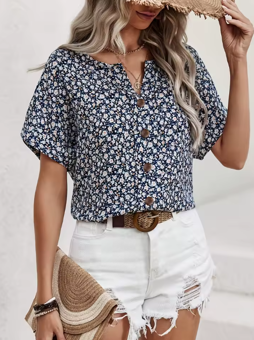 Verna | Chic blouse with floral print