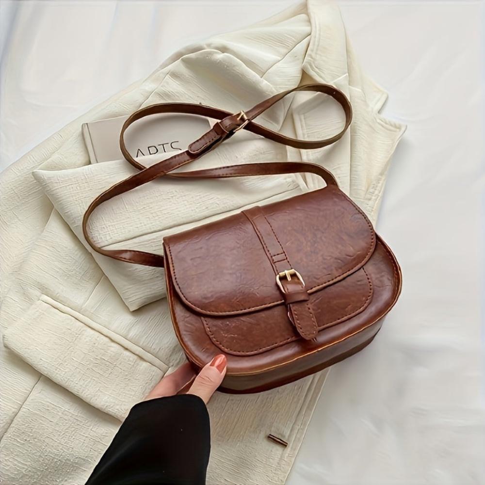 Evelyn | Classic Saddle-Shaped Shoulder Bag